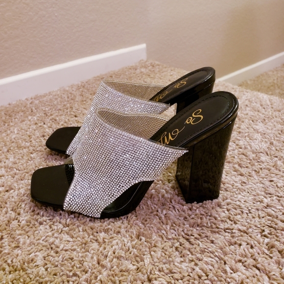 SoMe Studded Heels - Picture 5 of 9